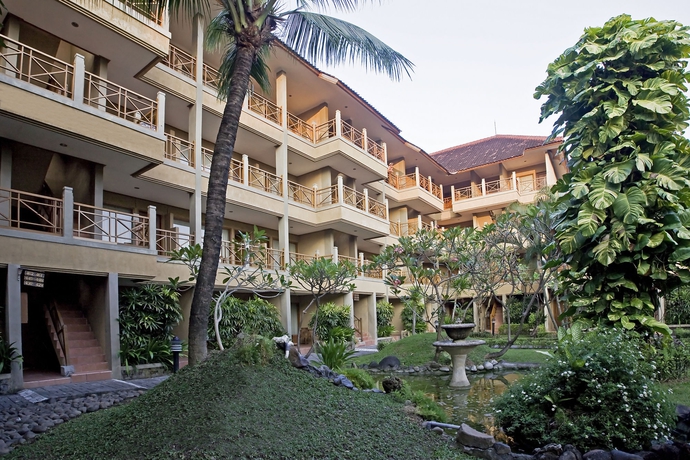 Imagen de los exteriores del Hotel Dewi Sri. Foto 15