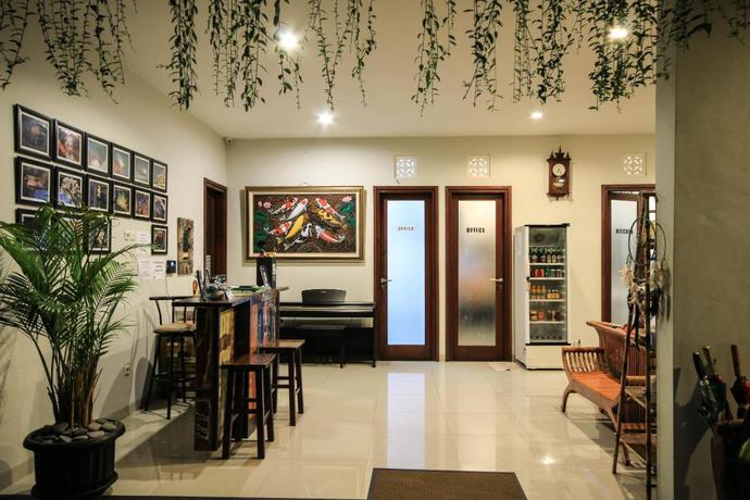 Imagen de los interiores del Hotel Dewi Villa Hotel. Foto 10