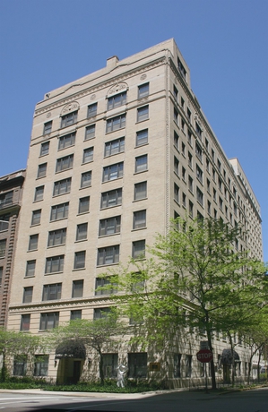 Imagen de los exteriores del Hotel Dewitt Hotel and Suites. Foto 6