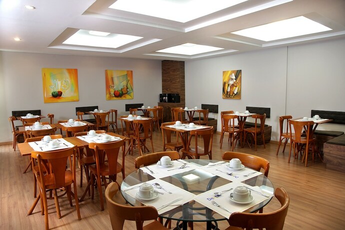 Imagen del bar/restaurante del Hotel Dexter. Foto 19