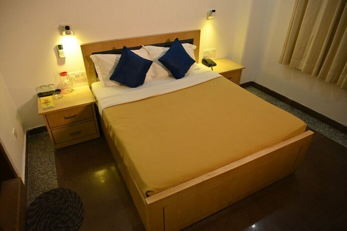 Imagen de la habitación del Hotel Dh. Foto 22