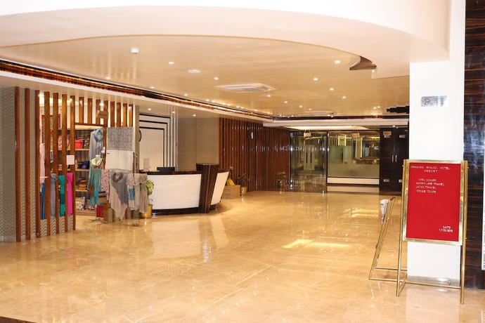 Imagen de los interiores del Hotel Dhamma Grand Hotel Resort. Foto 17