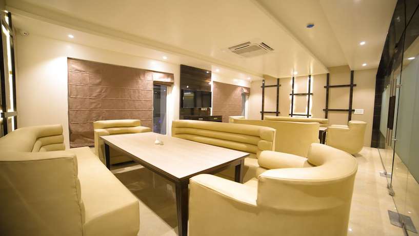 Imagen de los interiores del Hotel Dhamma Grand Hotel Resort. Foto 18