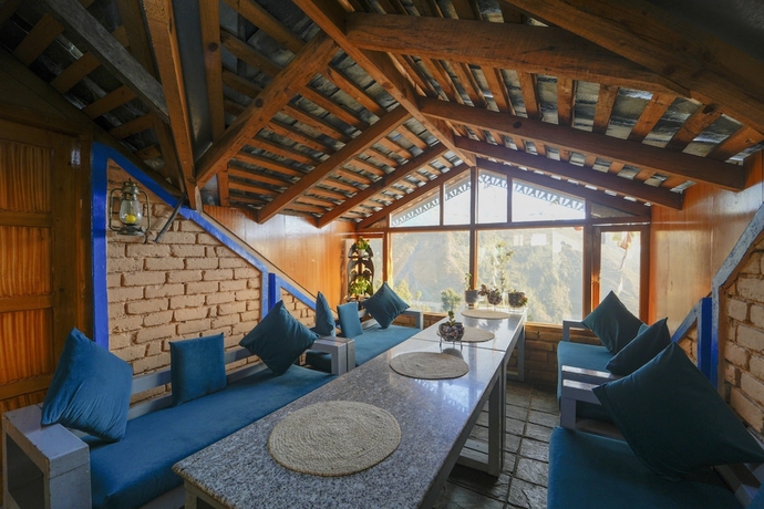 Imagen de los interiores del Hotel Dharamshala Village Resort. Foto 17