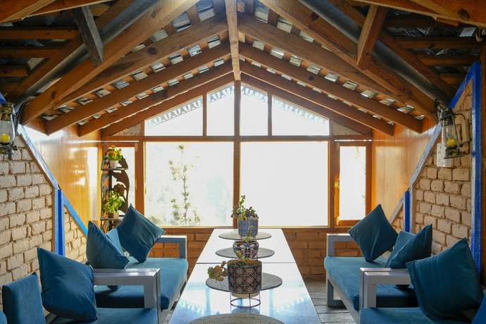 Imagen de los interiores del Hotel Dharamshala Village Resort. Foto 19