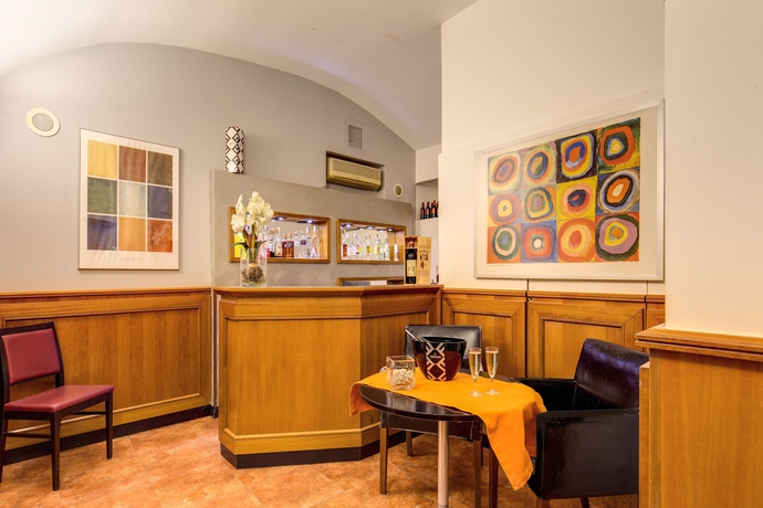 Imagen del bar/restaurante del Hotel Dharma Boutique and Spa. Foto 6