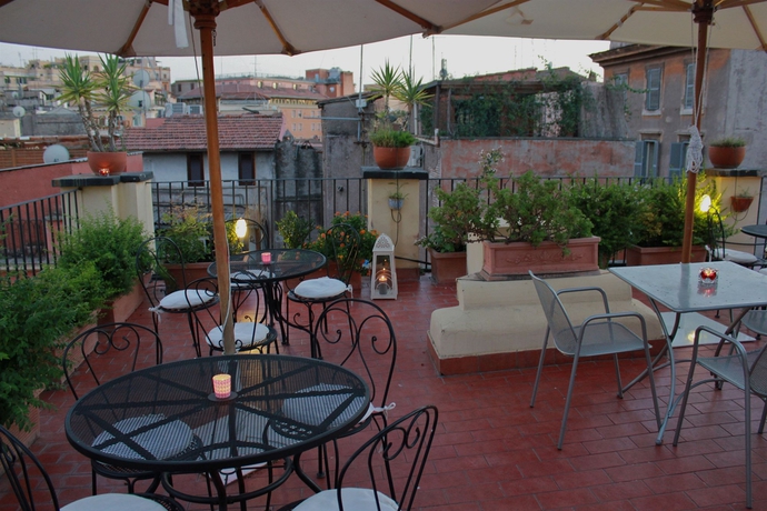 Imagen de los exteriores del Hotel Dharma Boutique and Spa. Foto 13