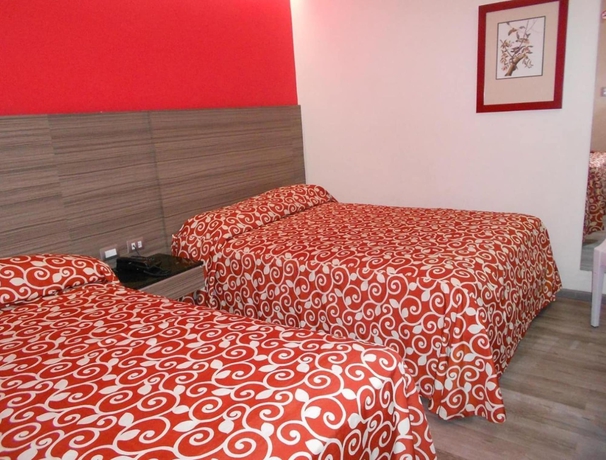 Imagen de la habitación del Hotel Dharma. Foto 2