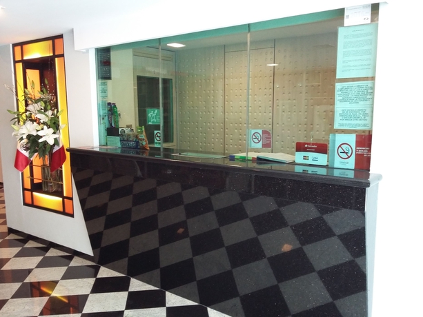 Imagen de los interiores del Hotel Dharma. Foto 16