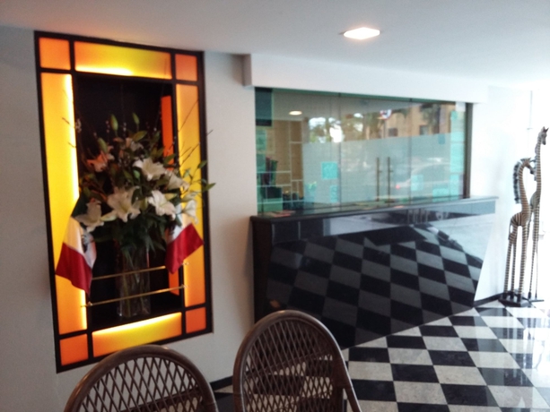 Imagen de los interiores del Hotel Dharma. Foto 17