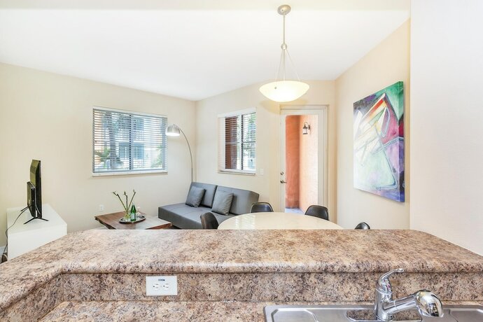Imagen general del Hotel Dharma Home Suites South Miami at Red Road Commons. Foto 9