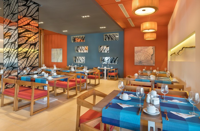 Imagen del bar/restaurante del Hotel Dhawa Cayo Santa Maria. Foto 2