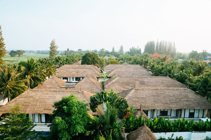 Imagen de los exteriores del Hotel Dhevan Dara Resort and Spa. Foto 10