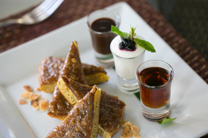 Imagen del bar/restaurante del Hotel Dhevatara Beach. Foto 3