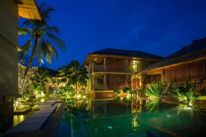 Imagen de los exteriores del Hotel Dhevatara Beach. Foto 15