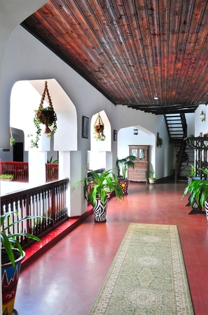 Imagen de los interiores del Hotel Dhow Palace. Foto 8