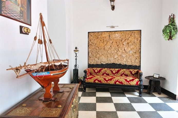 Imagen de los interiores del Hotel Dhow Palace. Foto 9