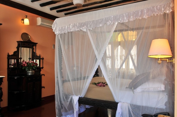 Imagen de la habitación del Hotel Dhow Palace. Foto 6