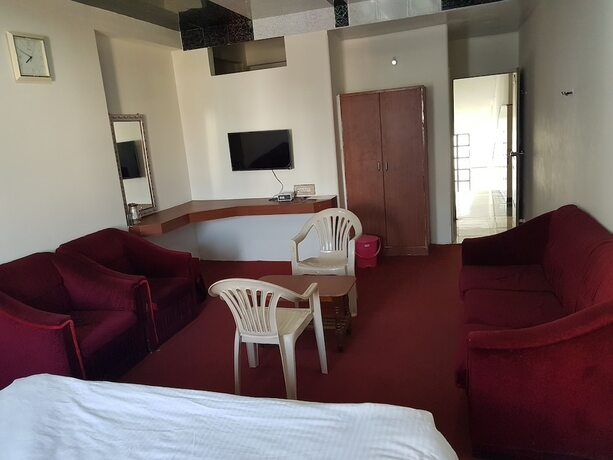 Imagen de la habitación del Hotel Dhruv Palace. Foto 25