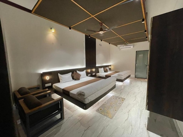 Imagen de la habitación del Hotel Dhruvtara Farms and Resort. Foto 7