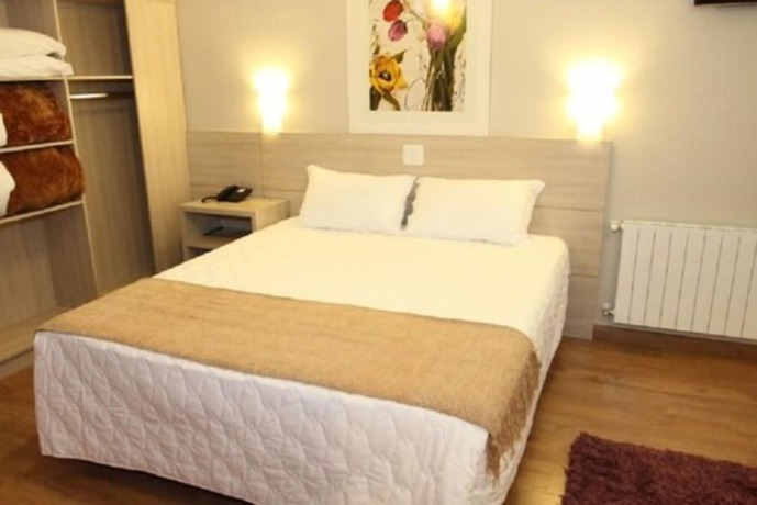 Imagen de la habitación del Hotel Di Capri. Foto 13