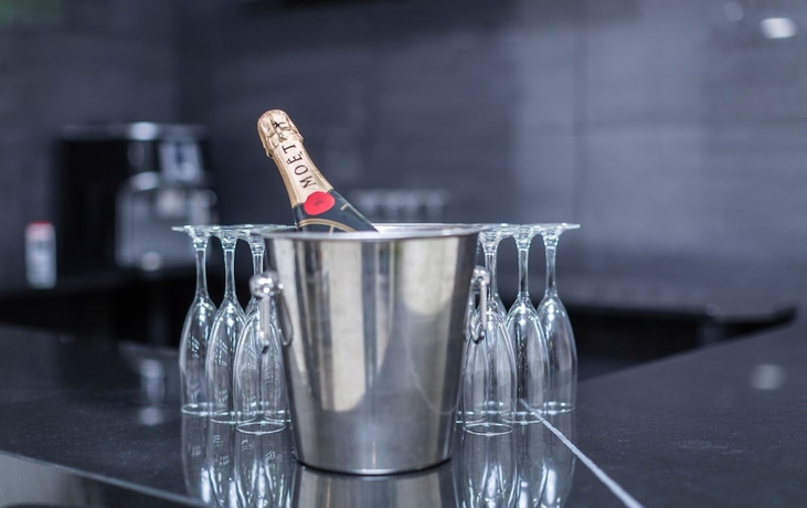 Imagen del bar/restaurante del Hotel Di Carlo Hotels Madrid. Foto 3