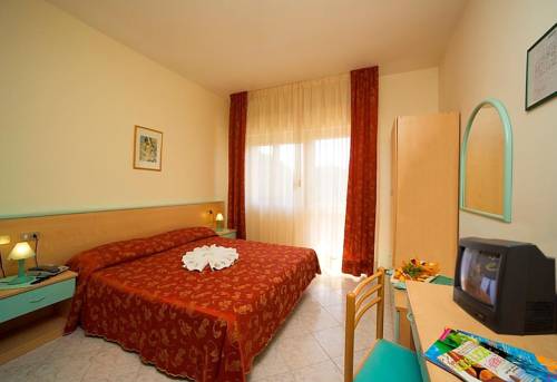 Imagen de la habitación del Hotel Di Giovanni. Foto 7