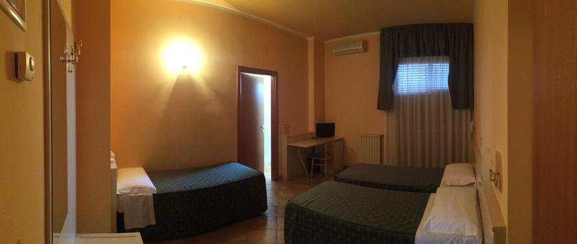Imagen de la habitación del Hotel Di Rocco. Foto 10