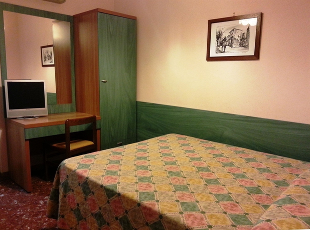 Imagen de la habitación del Hotel Di Stefano. Foto 1