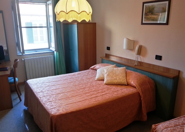 Imagen de la habitación del Hotel Di Stefano. Foto 8