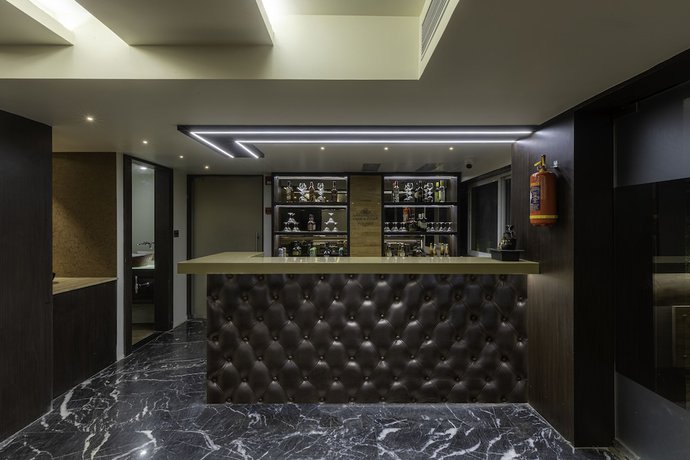 Imagen del bar/restaurante del Hotel DiVaN Clarks Inn Goa. Foto 6