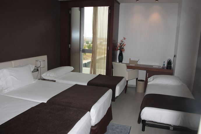 Imagen de la habitación del Hotel Diagonal Plaza. Foto 2