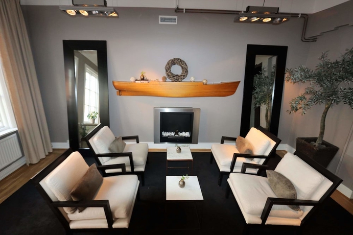 Imagen de los interiores del Hotel Dialog Villan. Foto 17