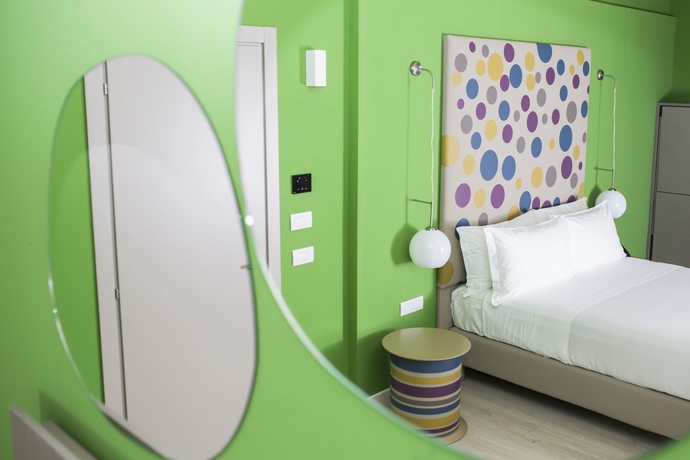 Imagen de la habitación del Hotel Diamante Mhotel. Foto 2