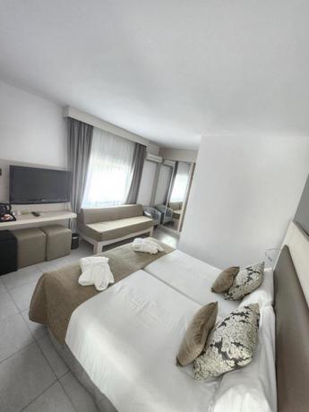 Imagen general del Hotel Diamante, Paguera. Foto 7