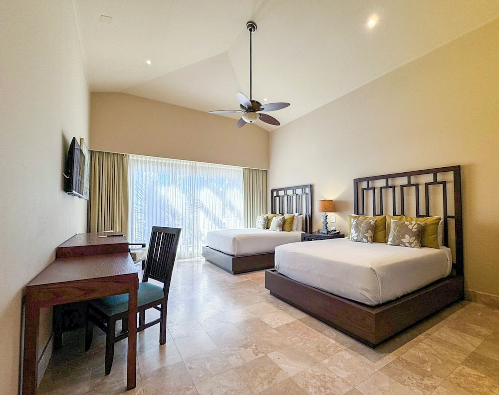 Imagen de la habitación del Hotel Diamante Resort Cabo San Lucas. Foto 3