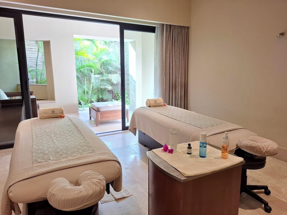 Imagen de los interiores del Hotel Diamante Resort Cabo San Lucas. Foto 6