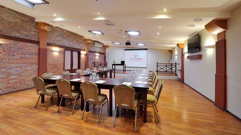 Imagen de los interiores del Hotel Diament Vacanza Siemianowice Slaskie. Foto 3