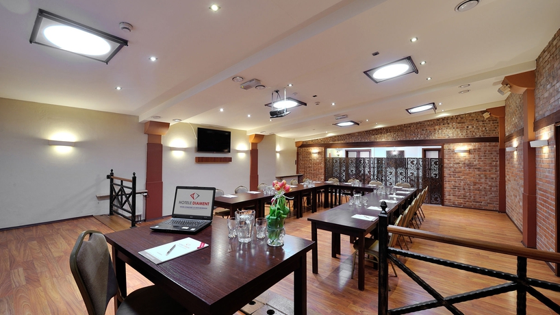 Imagen de los interiores del Hotel Diament Vacanza Siemianowice Slaskie. Foto 8