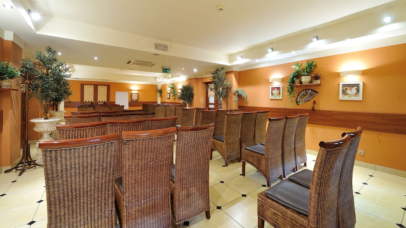 Imagen de los interiores del Hotel Diament Vacanza Siemianowice Slaskie. Foto 13