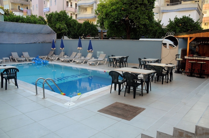 Imagen de la piscina del Hotel Diamond, ALANYA. Foto 19