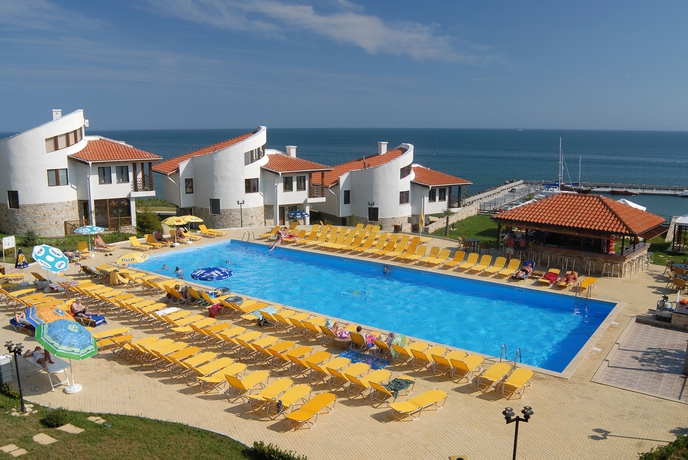 Imagen de la piscina del Hotel Diamond Apartments, Sveti Vlas . Foto 16