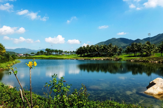 Imagen de los exteriores del Hotel Diamond Bay Resort and Spa. Foto 11