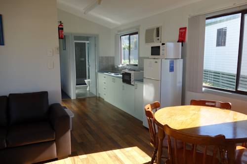 Imagen de la habitación del Hotel Diamond Beach Holiday Park. Foto 2