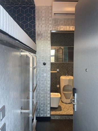 Imagen de la habitación del Hotel Diamond Capsule Amsterdam South. Foto 6