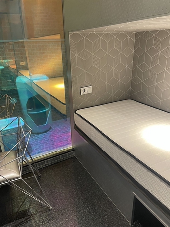 Imagen de la habitación del Hotel Diamond Capsule Amsterdam South. Foto 16