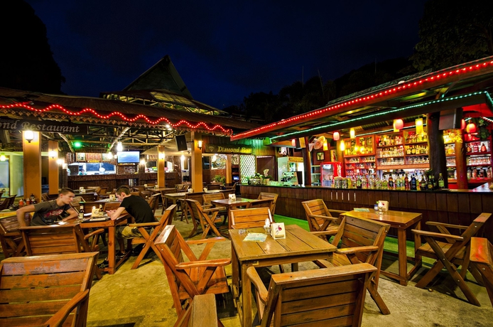 Imagen del bar/restaurante del Hotel Diamond Cave Resort. Foto 5