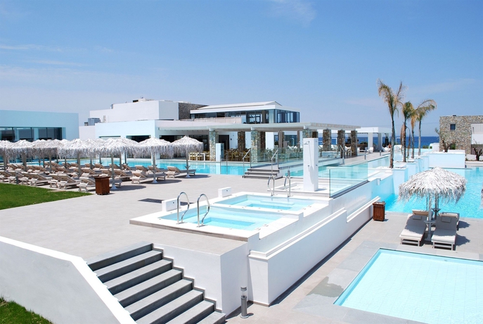 Imagen de la piscina del Hotel Diamond Deluxe Wellness and Spa - Adults Only. Foto 16