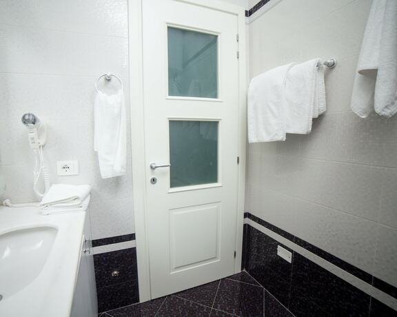Imagen general del Hotel Diamond Hill, Vlore. Foto 10