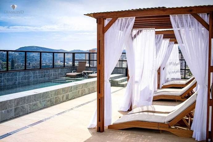 Imagen de la piscina del Hotel Diamond Hot&eacute;is e flats. Foto 10